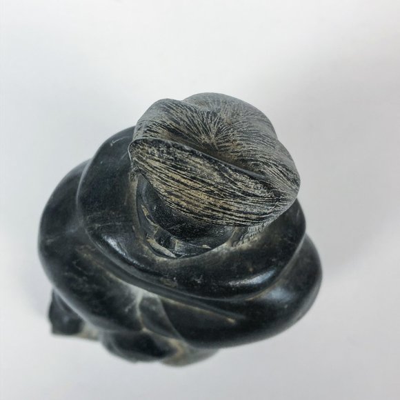 Inuit Soapstone Carved Eskimo Art - Man #8380 Vintage, Signed on Bottom - Picture 7 of 8